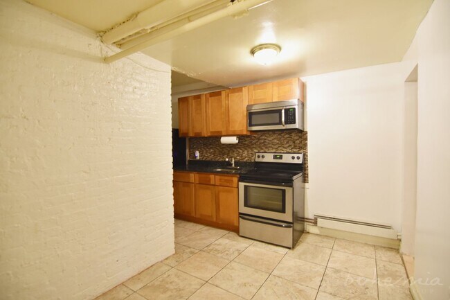 Building Photo - 141 Edgecombe Ave