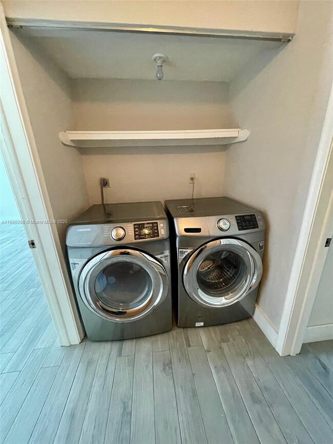 Foto del edificio - 9007 SW 62nd Terrace