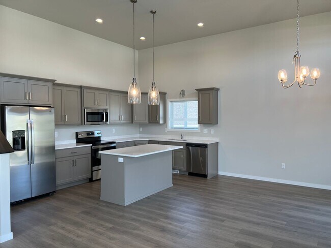 Building Photo - New 3 Bedroom/2 Bathroom House - Rent With...