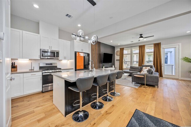 Foto del edificio - 5821 Kansas St