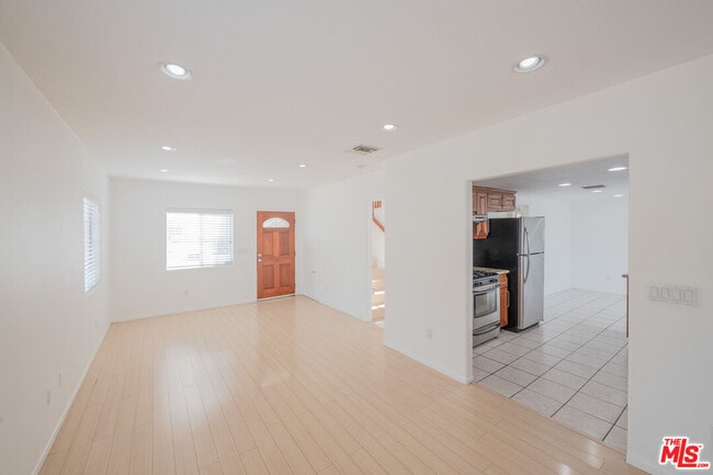 Foto del edificio - 341 Newland St