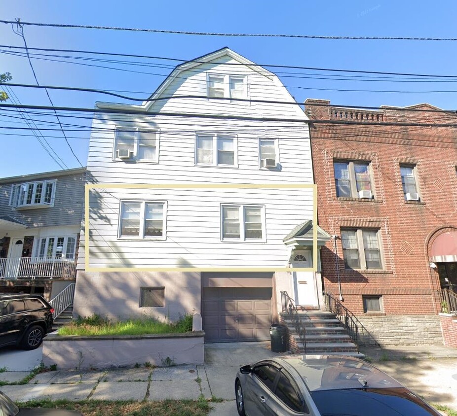 Primary Photo - 100 W 49th St