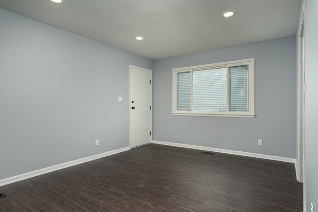 Building Photo - 362 Ridgewood Dr