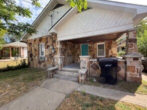 Building Photo - 1910 N Lyon Ave