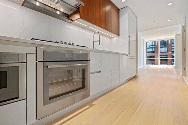 Foto del edificio - 1000 Maxwell Ln