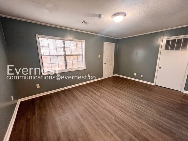 Building Photo - 5801 W 59th St