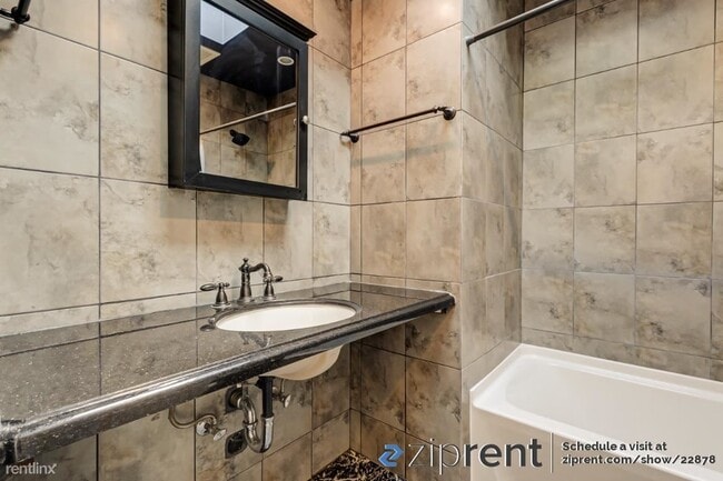 Foto del edificio - 3 br, 1 bath House - 968 Avalon Avenue, Sa...