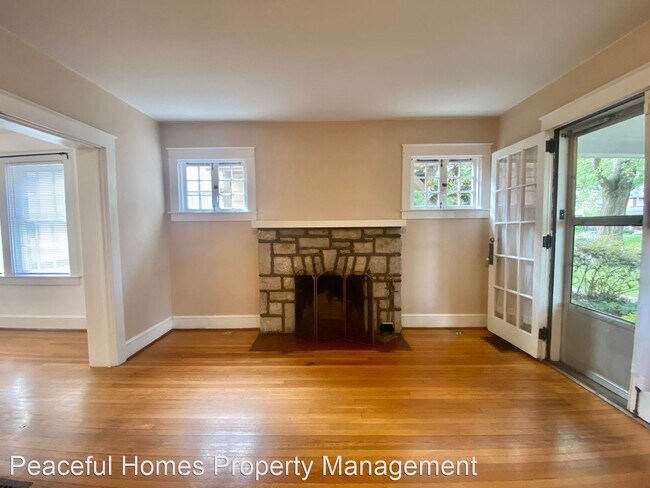 Building Photo - 4 br, 1 bath House - 741 State St