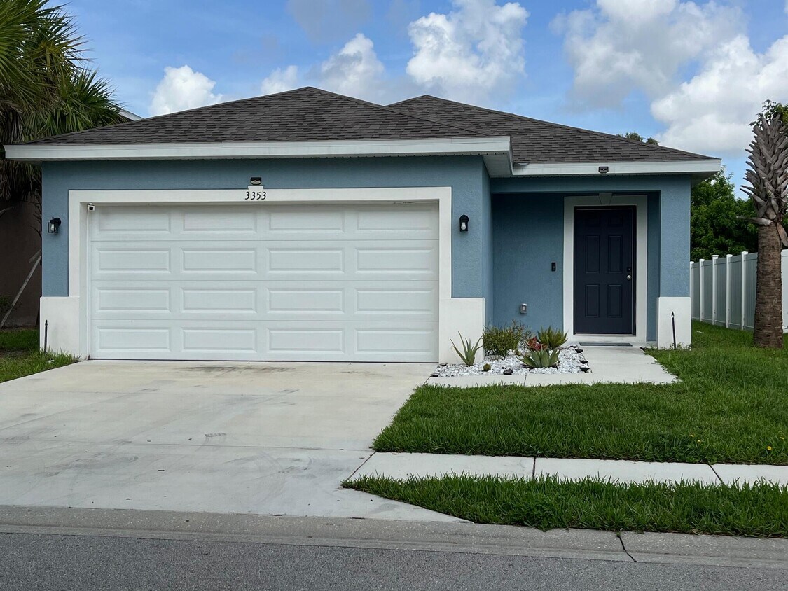 Foto principal - 3353 Madison Square Ln