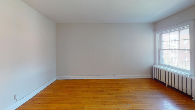 Building Photo - 447 Somerset