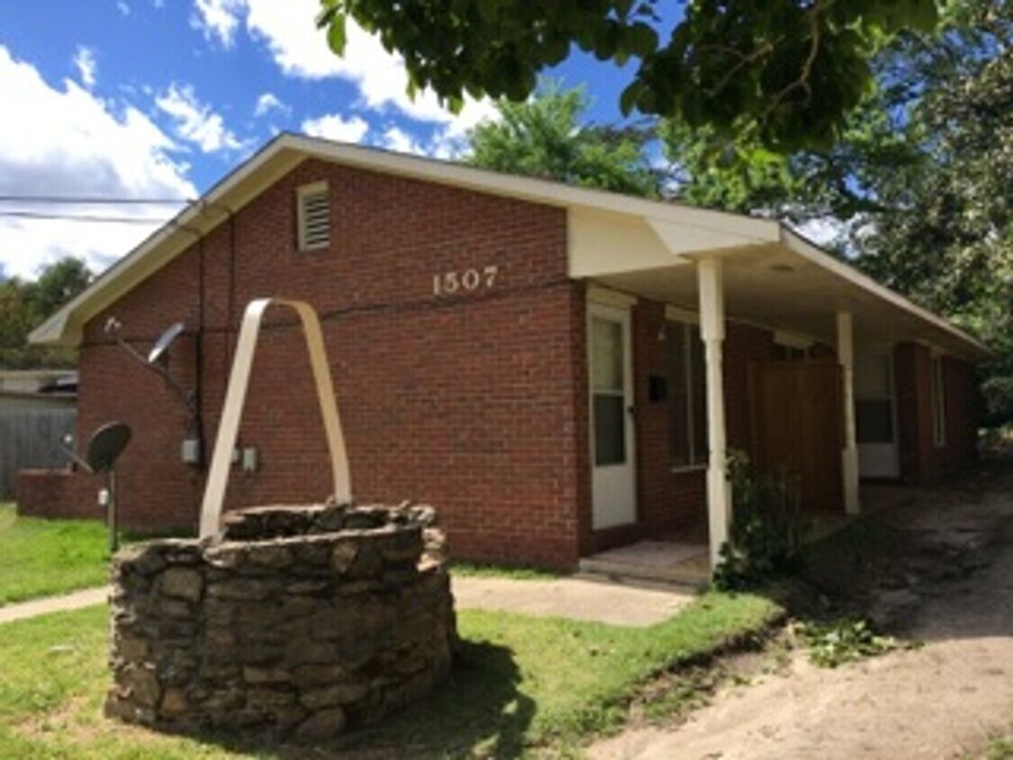 Primary Photo - 1507 30th St