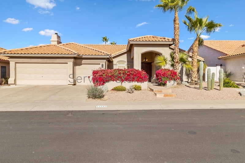 Primary Photo - 2540 E Cathedral Rock Dr