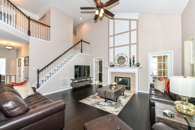 Building Photo - Beautiful 4 Bedroom Single Family Home Rec...