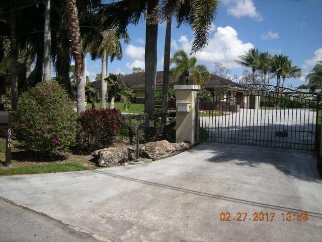 Foto principal - 6701 NW 93rd Dr