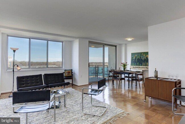 Foto del edificio - 10401 Grosvenor Pl