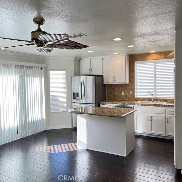 Building Photo - 585 Springbrook N