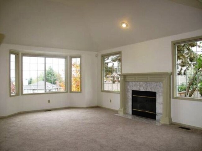 Building Photo - Fantastic Home with Territorial View