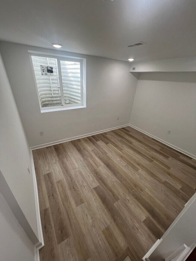 Foto del edificio - 2352 W Thompson St