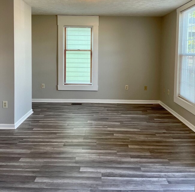 Building Photo - 3 Bed, 2 Bath Home – East Side Location Ne...