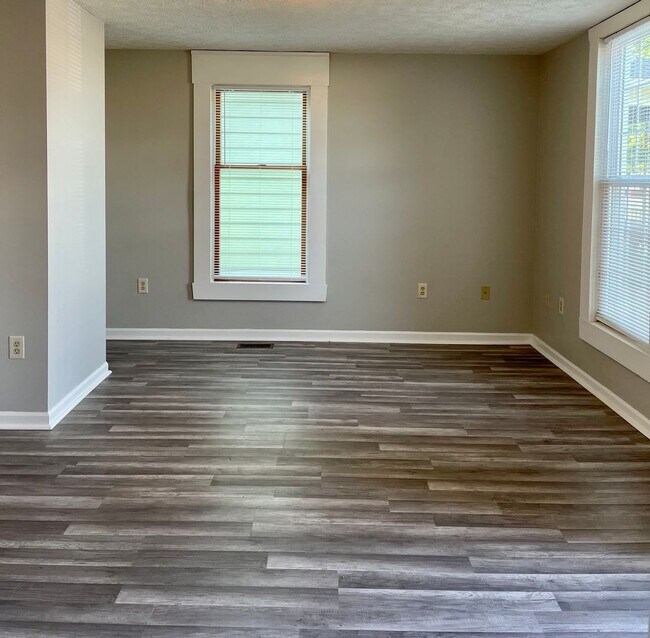 Foto del edificio - 3 Bed, 2 Bath Home – East Side Location Ne...