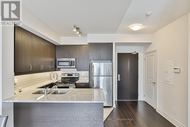 Photo du bâtiment - 8110-8110 Birchmount Rd
