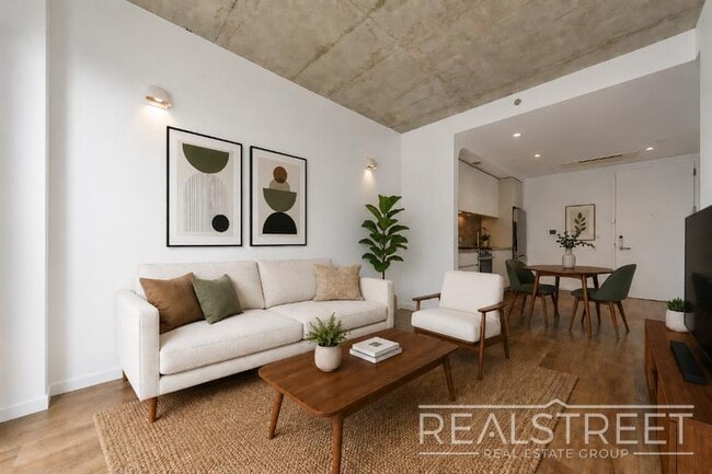 Building Photo - LUXURY 1 BED IN AMENITY PACKED BUILDING IN BUSHWICK