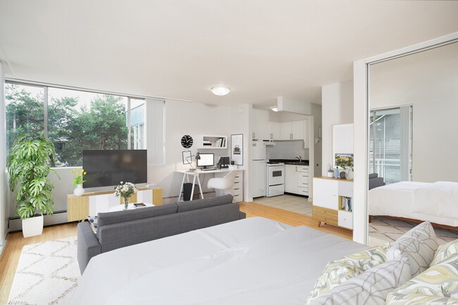 Building Photo - Hollyburn Court