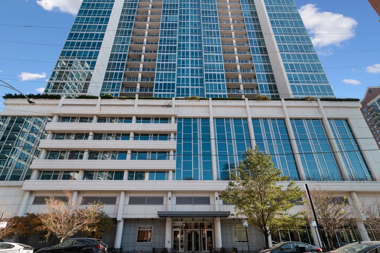 Foto principal - 1629 S Prairie Ave