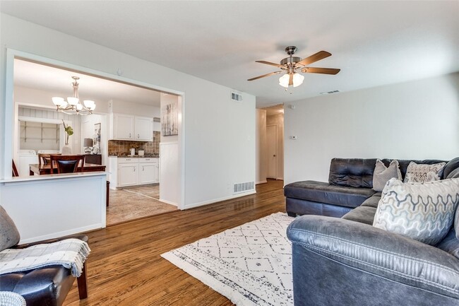 Foto del edificio - 3129 Old Orchard Rd