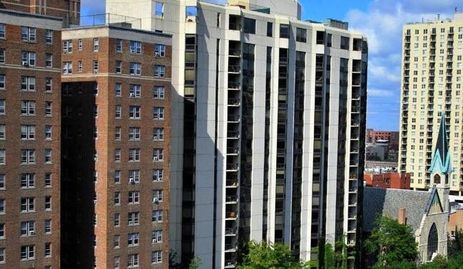 Building Photo - 1114 N La Salle Dr