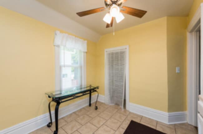 Foto del edificio - 2037 Gabriel Ave