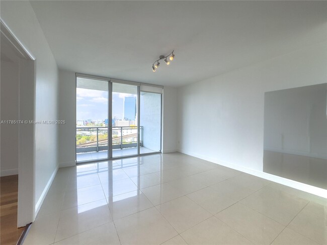 Foto del edificio - 90 SW 3rd St