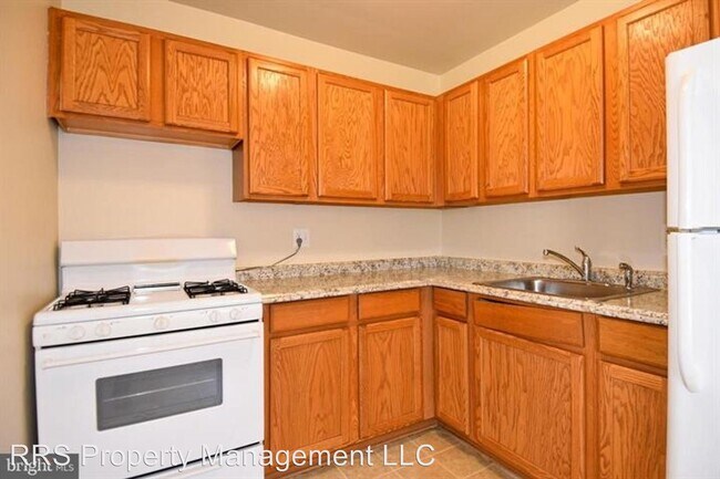 Building Photo - 2 br, 1 bath House - 202 Blair Rd  #103