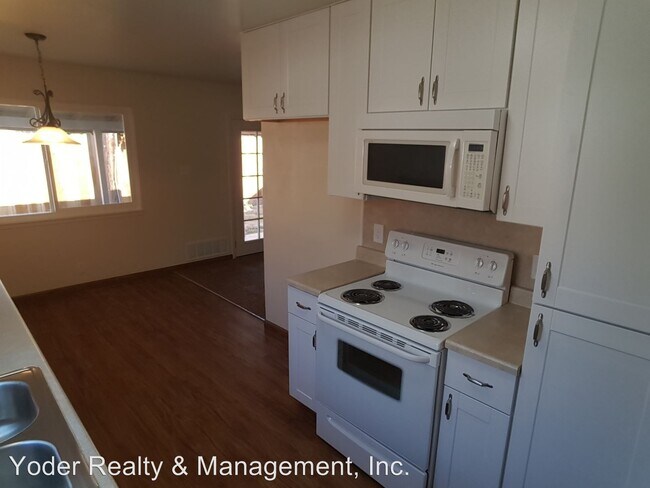 Building Photo - 2606-2606 Chester Dr