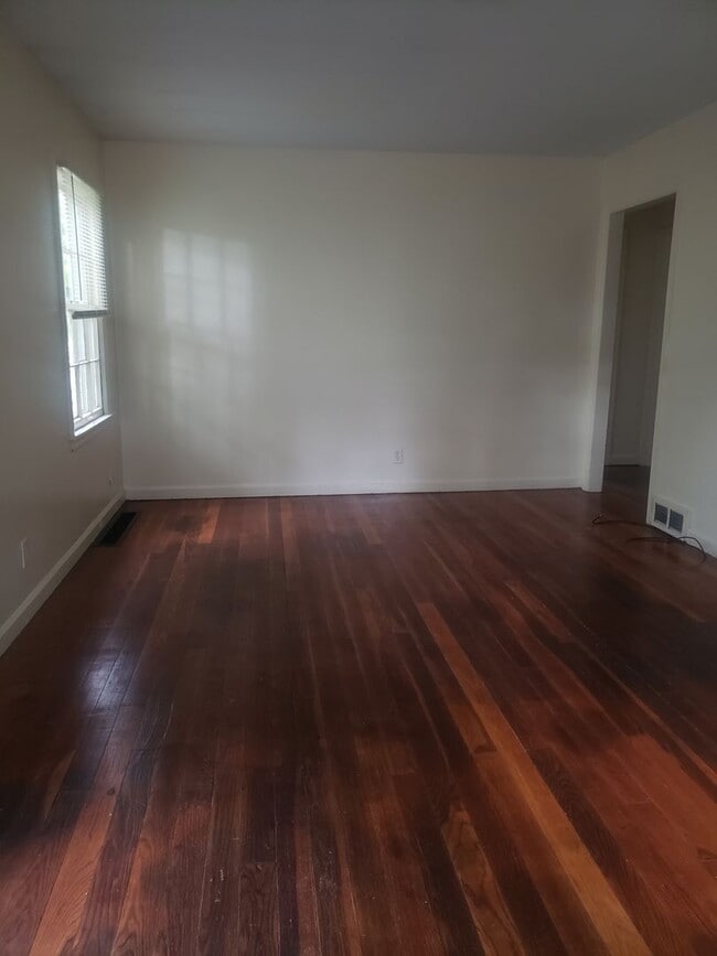 Foto del edificio - 3BR House Near Lakeside Park