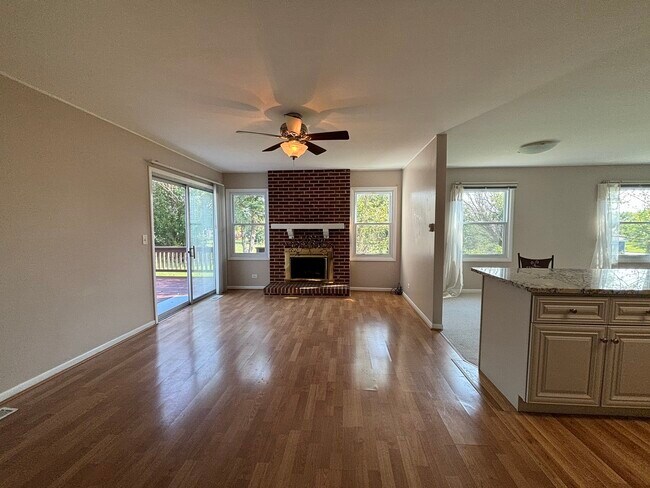 Foto del edificio - 1720 W Parkside Dr