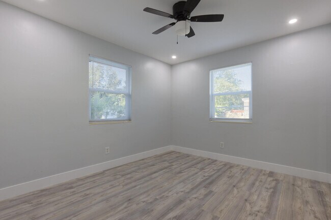 Foto del edificio - 120 SW 7th Ave