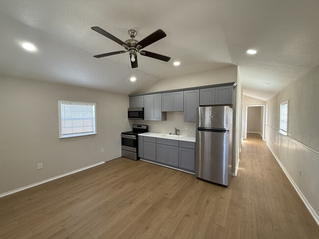 Building Photo - 19 Aspen Cir