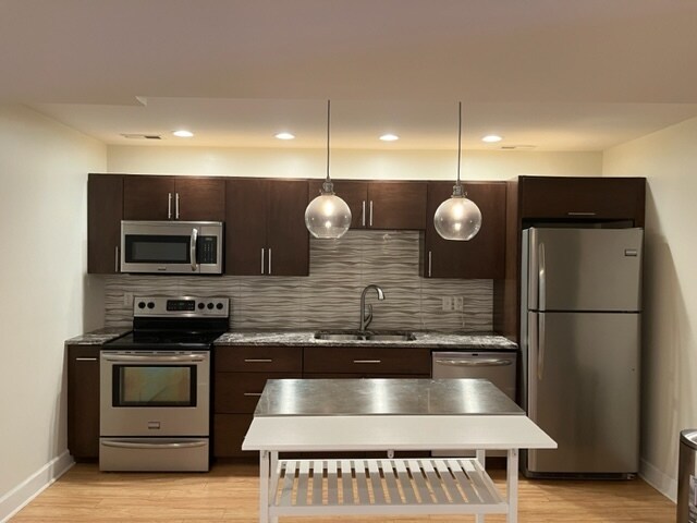 Building Photo - 8651 Jaffa Ct Dr E