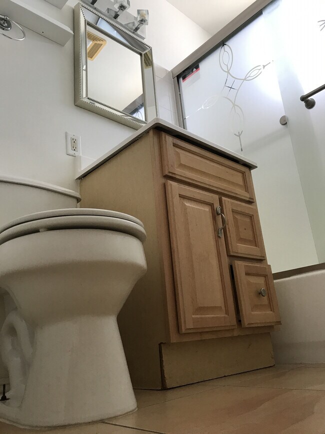 Building Photo - 628 S Pacific Coast Hwy