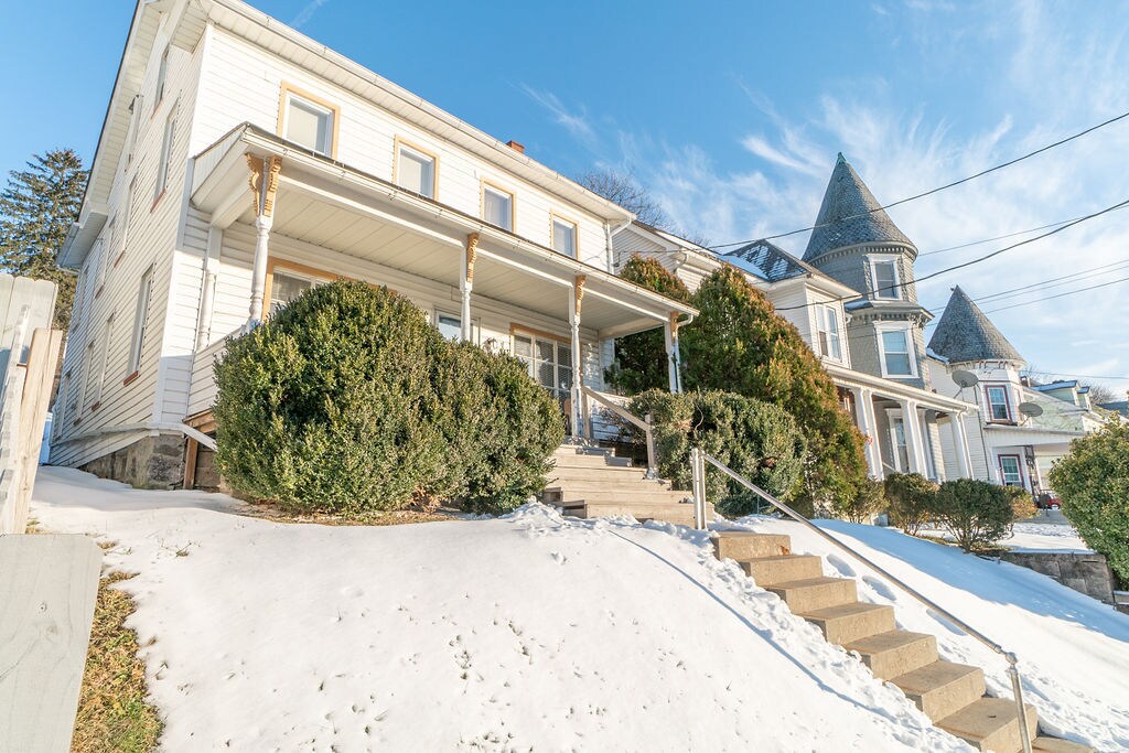Primary Photo - Cheerful Family Dreamhouse 8 Bedrooms to R...