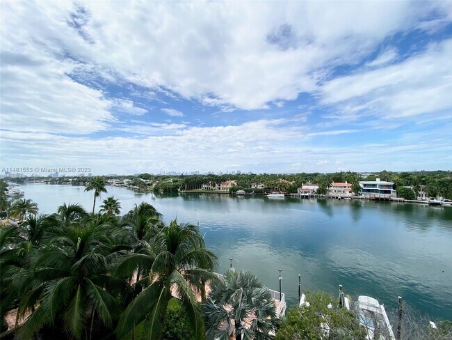 Foto del edificio - 5600 Collins Ave