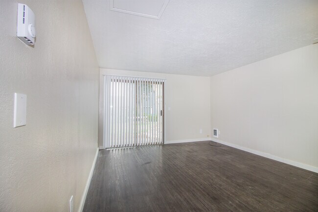 Foto del edificio - Beverly Towhomes