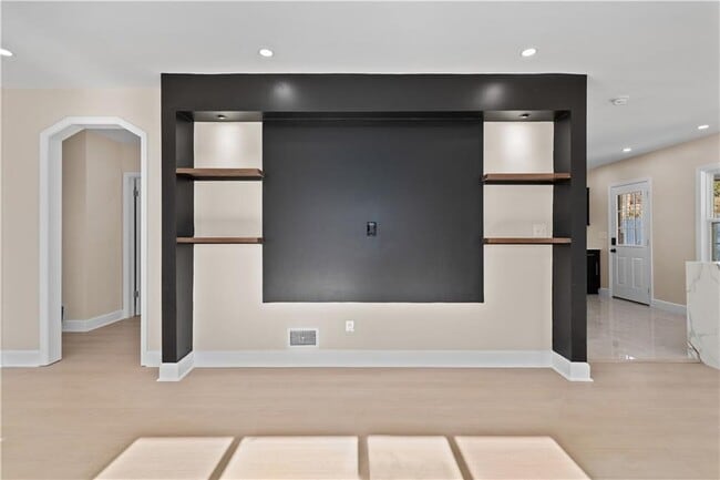 Building Photo - 1766 Flintwood Dr SE