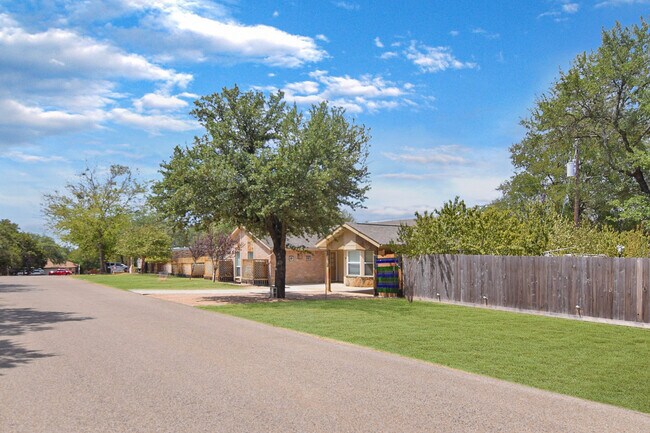 Foto del edificio - 18 S Sherwood Dr