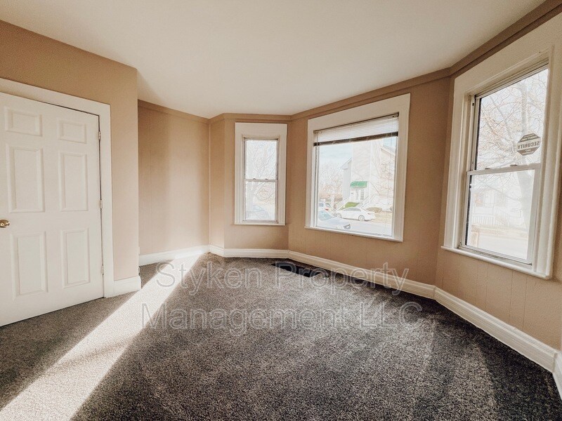 185 N Entrance Ave, Kankakee, IL 60901 Condo for Rent in Kankakee, IL