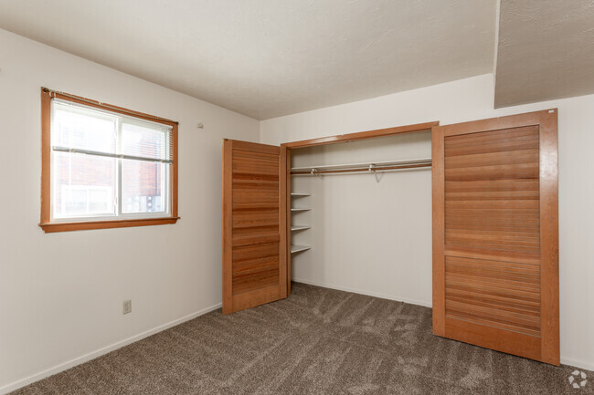 1BR - Bedroom - Bellevue Gardens Apartments