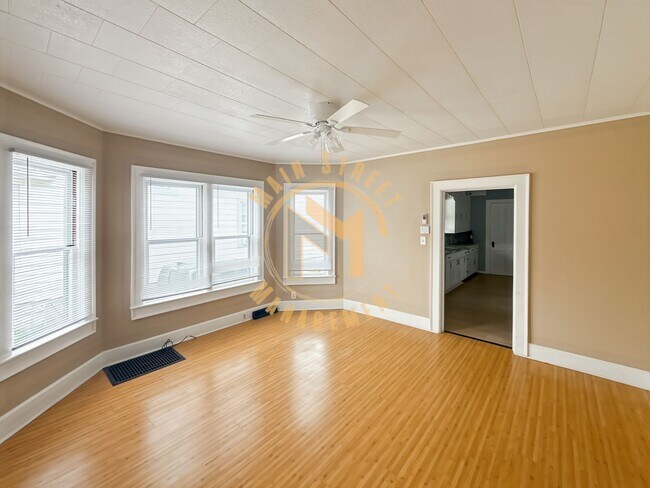 Foto del edificio - 4 Bed 1 Bath Single Family Home