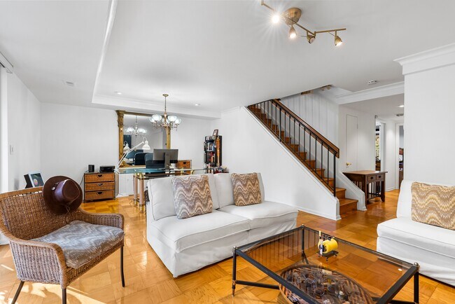 Foto del edificio - 110 Cross Keys Rd