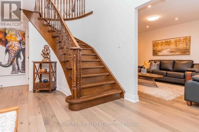 Photo du bâtiment - 43 Donisi Ave